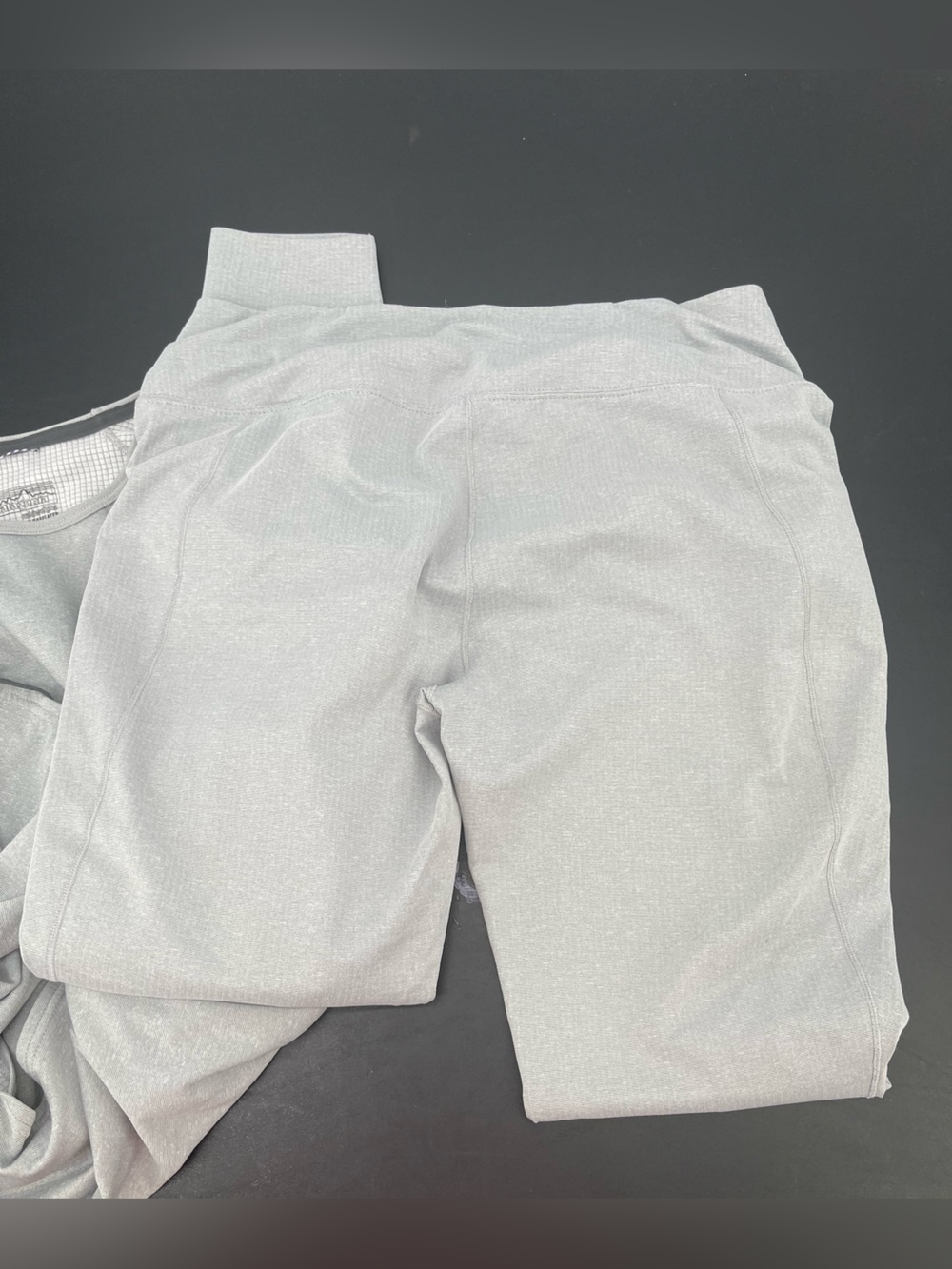 Patagonia Light Gray Midweight Capilene Base Layer Top and Bottoms - Picture 10 of 11